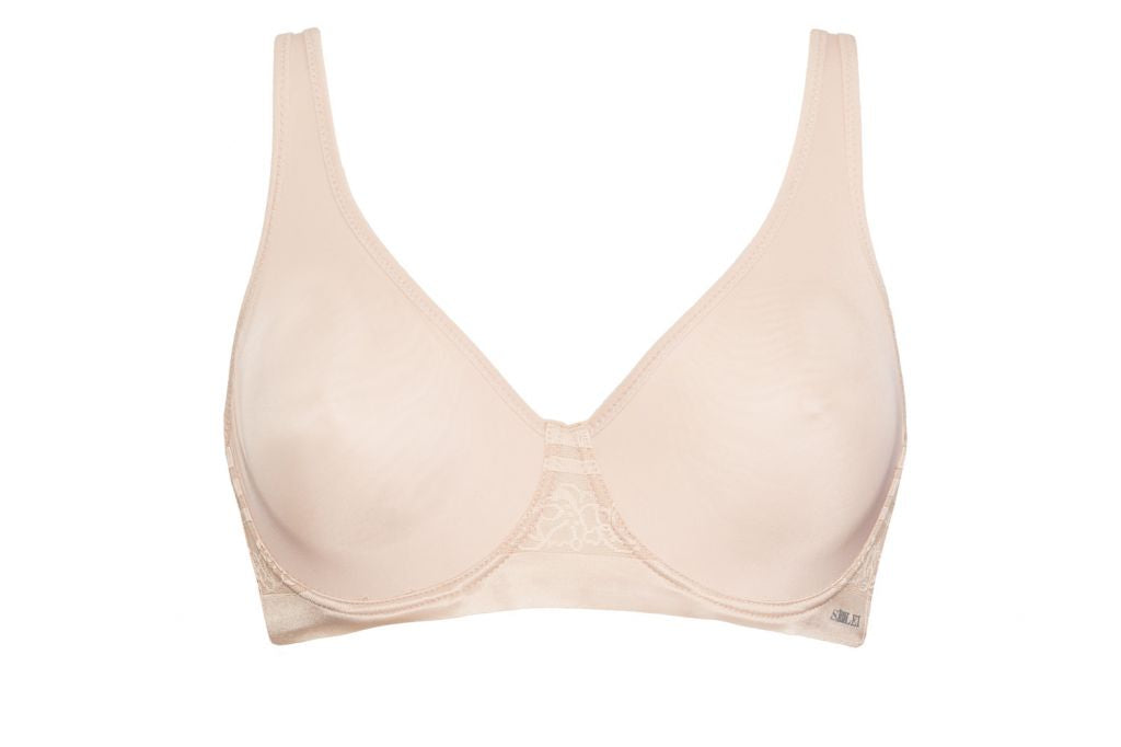 This underwire soft cup bra from SIéLEI Italy's Flower line provides optimal support and comfort ensured by its particular design and construction.
