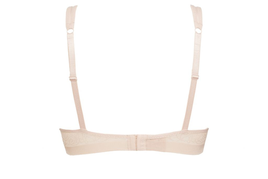 This underwire soft cup bra from SIéLEI Italy's Flower line provides optimal support and comfort ensured by its particular design and construction.