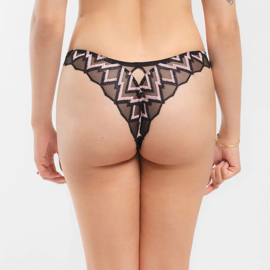 The Louisa Bracq tanga from the Ziggy line is a faithful reference to the aesthetics of David Bowie.