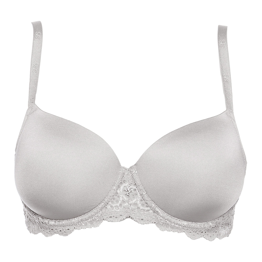 Full-coverage, padded and seamless cup bra in white colour