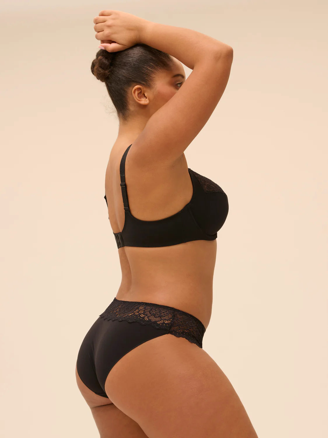CARESSE Full Cup Bra