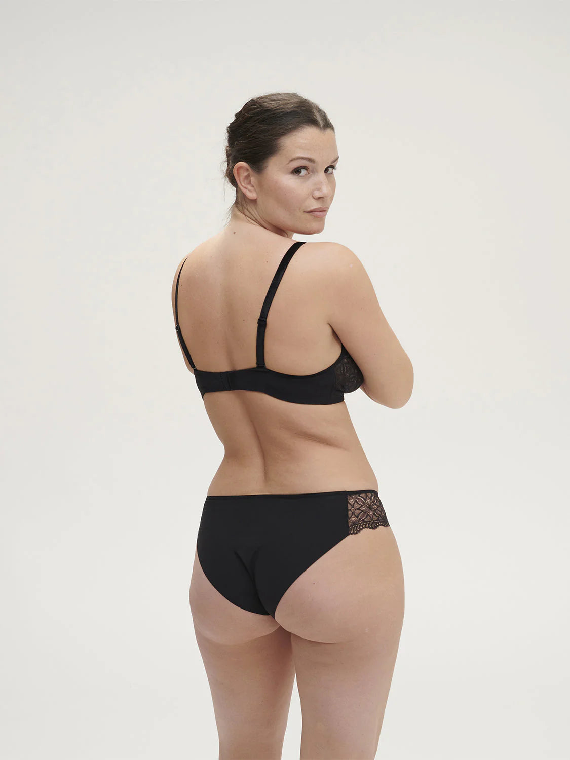 Escale Brief