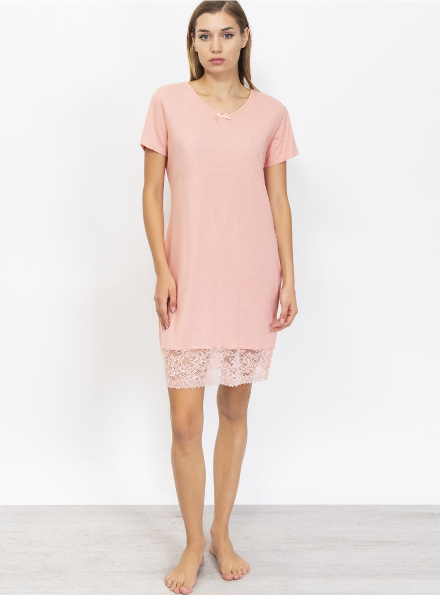 Verdissima's short-sleeved nightgown features a macro-flower motif lace insert for a modern, yet refined design. 