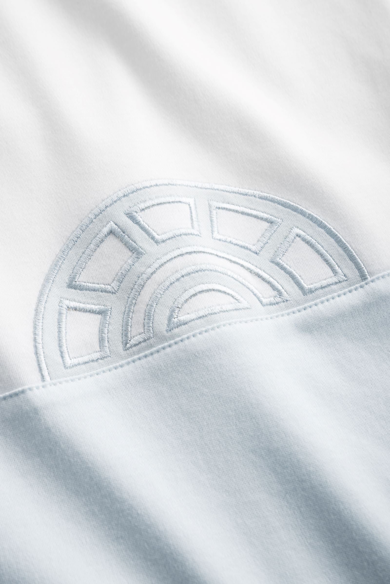 The High Class line from Féraud Paris offers a luxuriously soft nightgown made of cotton. This piece is crafted in two-tone and provides wearers with an instantly comfort style.  The nightgown is lightweight and breathable, creating a comfortable fit that is perfect for any time of the year.