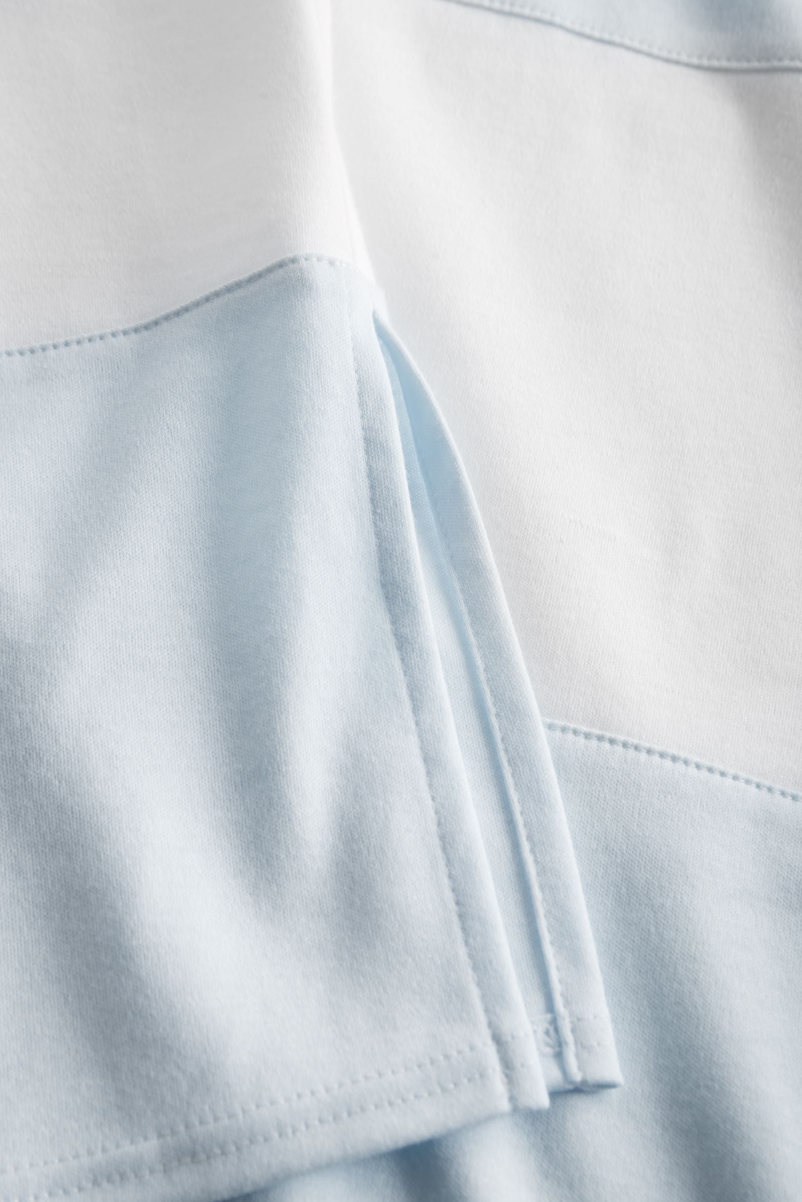 The High Class line from Féraud Paris offers a luxuriously soft nightgown made of cotton. This piece is crafted in two-tone and provides wearers with an instantly comfort style.  The nightgown is lightweight and breathable, creating a comfortable fit that is perfect for any time of the year.
